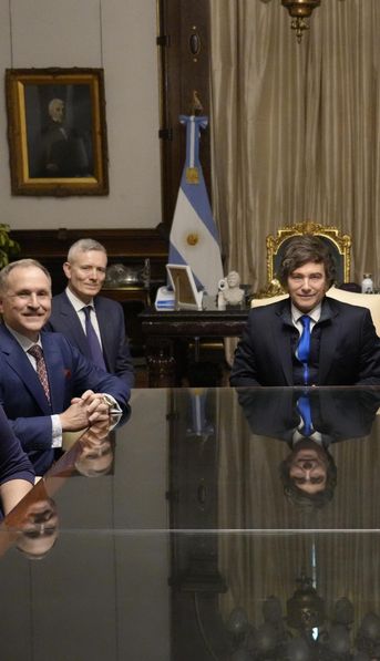Milei recibió en Casa Rosada al nuevo embajador de Estados Unidos, Peter Lamelas