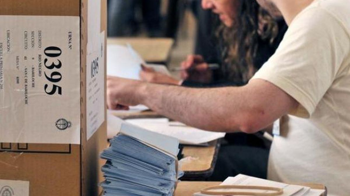 Por protocolo lass autoridades de mesa deberán estar vacunadas contra el Covid-19.