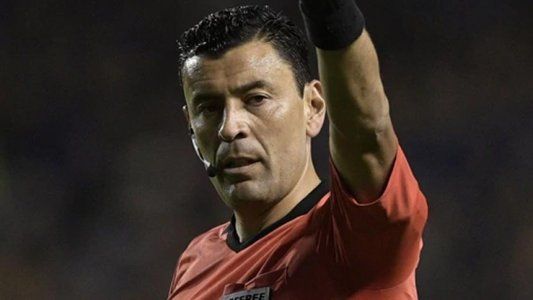 Roberto Tobar, árbitro de Boca-River: quién es el juez del superclásico de la final de la Copa Libertadores y sus antecedentes