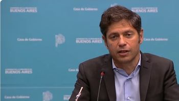 Video: Axel Kicillof tarareó una canción de Luis Miguel para criticar a Javier Milei