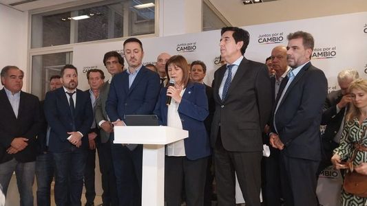 Patricia Bullrich se mostró con Melconian y apuntó contra Milei y Massa por el dólar