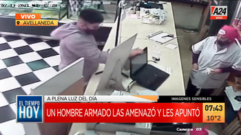 Violento robo a una fábrica de pastas en Avellaneda. (Captura de tv) Violento robo a una fábrica de pastas en Avellaneda. (Captura de tv)