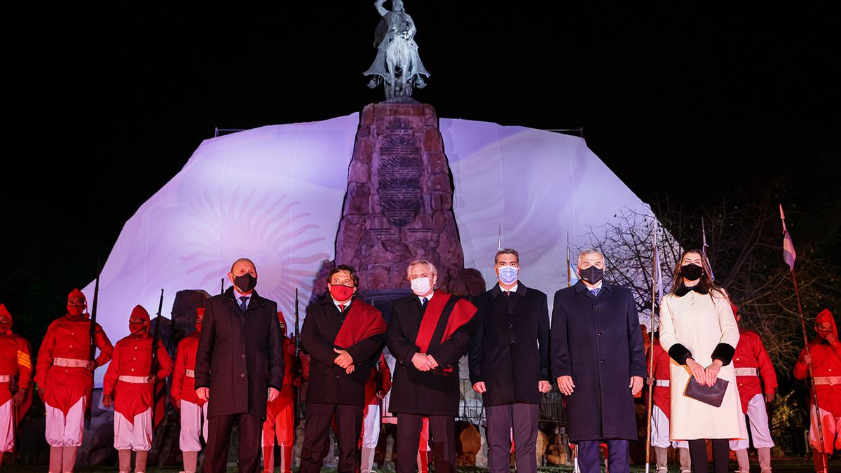Ayer se celebró el primer homenaje a Güemes en Salta. (Foto: Télam)