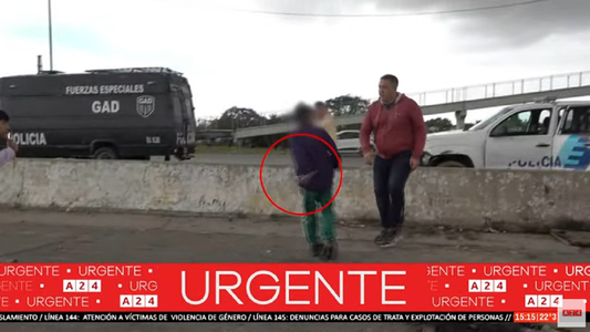 Frente a las cámaras de A24: un nene quiso apuñalar a un policía en una protesta en Acceso Sudeste