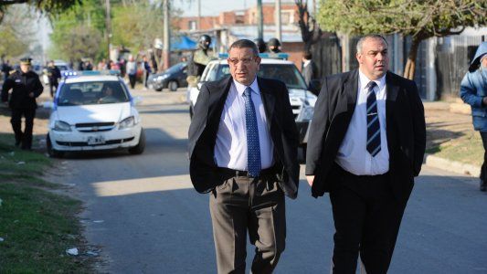 Muy grave: desconocidos balearon la casa del padre del juez Vienna, quién investigó y procesó a “Los Monos”