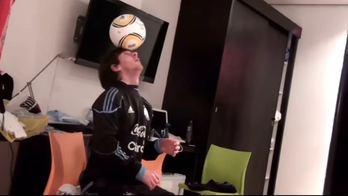 La destreza de Lionel Messi en el Mundial 2010. (Foto: Captura galgojonas/IG)