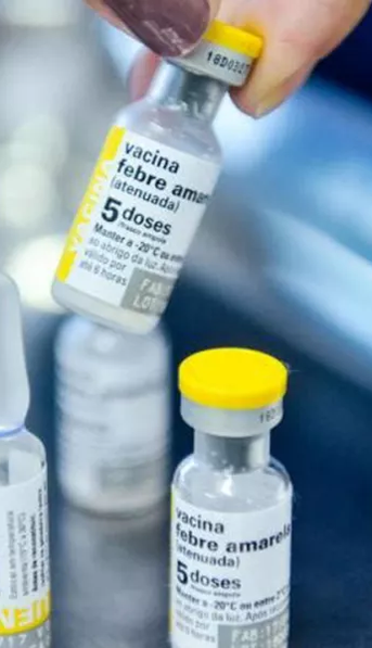 El Gobierno anunció que dejará de aplicar la vacuna de la fiebre amarilla para quienes viajen al exterior