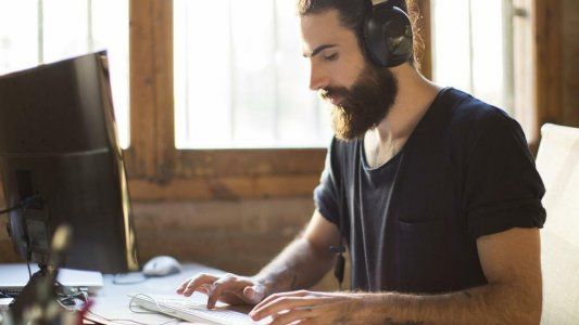 La plata, pocas oportunidades de crecimiento y mal ambiente laboral: por qué renunciamos