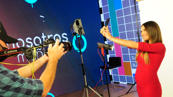 Pampita vuelve a la tele: Me van a ver amamantando en cámara