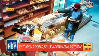 Lanús: robaron una panadería y hasta las tortas se llevaron. (Captura de Tv) Lanús: robaron una panadería y hasta las tortas se llevaron. (Captura de Tv)