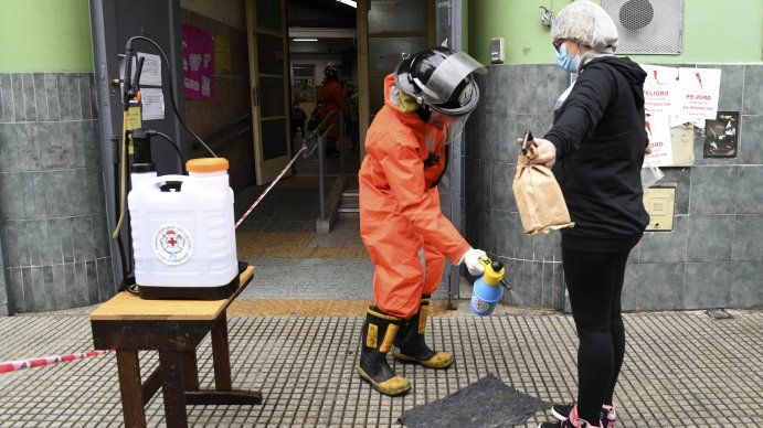 Confirmaron 6.134 nuevos casos de coronavirus por lo que el total asciende a 241.811, con 4.523 muertos
