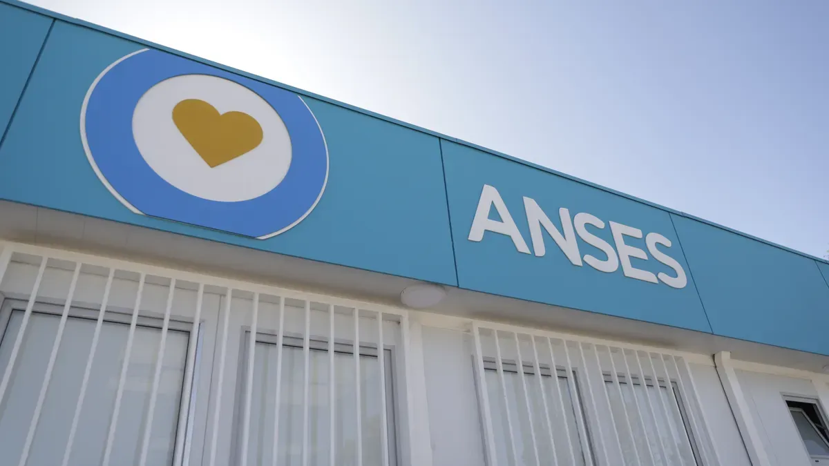 Aumento AUH de ANSES: cu&aacute;nto cobro en octubre
