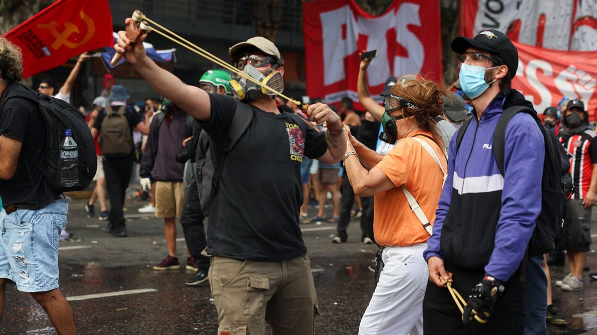 El Gobierno denunciará por terrorismo a los manifestantes que causaron destrozos en la protesta contra la Reforma Laboral. (Foto: Reuters)