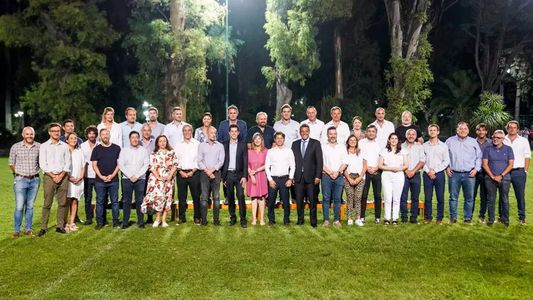 Sergio Massa, Wado De Pedro, Máximo Kirchner y Axel Kicillof encabezaron el encuentro del FdT en Merlo