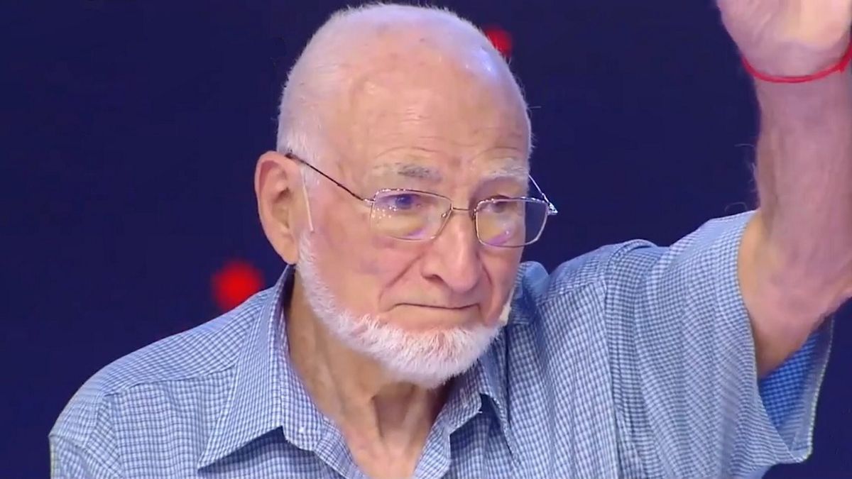 Los 8 escalones del millón: el jubilado de 87 años que sorprendió con su particular tatuaje