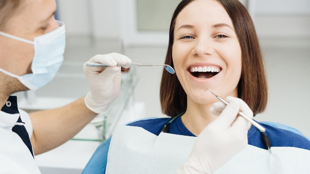 Sonrisa perfecta: celebr&aacute; el D&iacute;a del Odont&oacute;logo con estos consejos de higiene bucal.