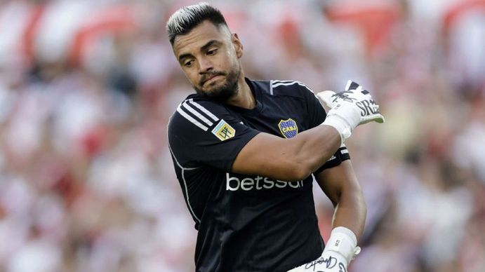 Problemas para Gago: Chiquito Romero será operado y Boca ya comenzó a buscar arquero