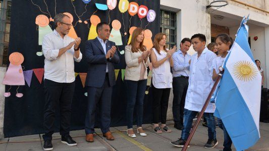 Vidal inauguró el ciclo lectivo en la provincia con un agradecimiento a los docentes que abrieron las puertas de tantas escuelas