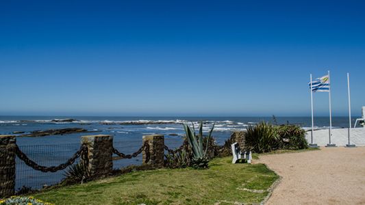 Montevideo o Buenos Aires: dónde radicarse según los salarios y el costo de vida