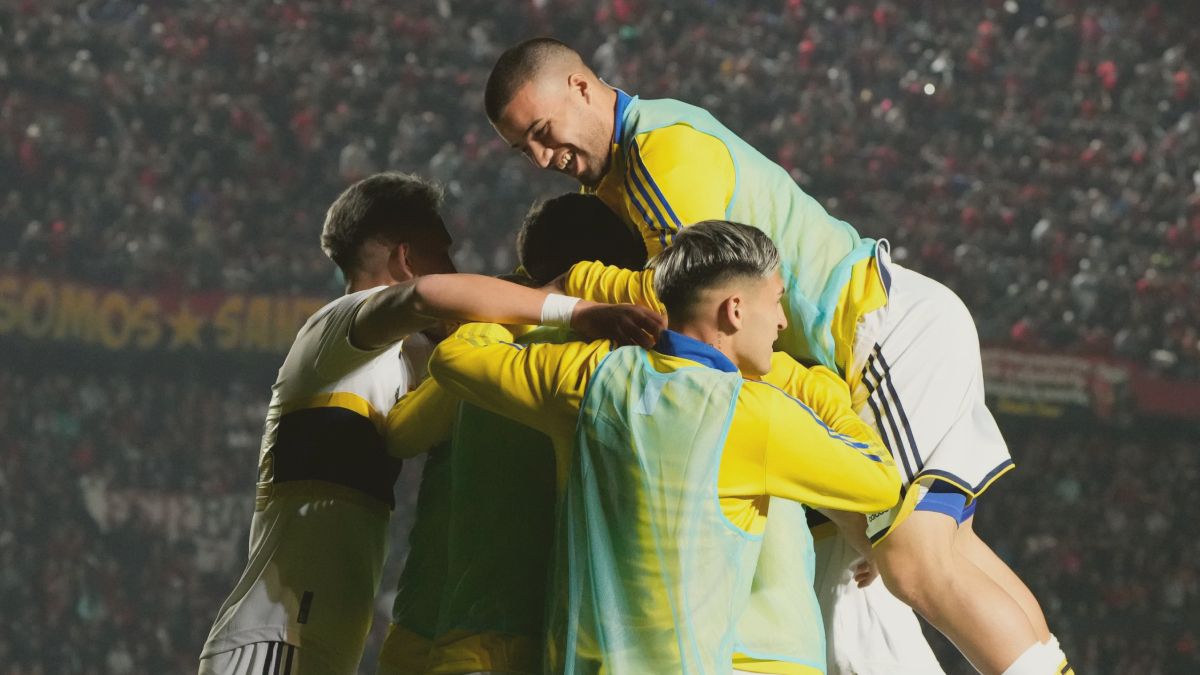 El festejo de todo Boca tras el 2-1 de Langoni.