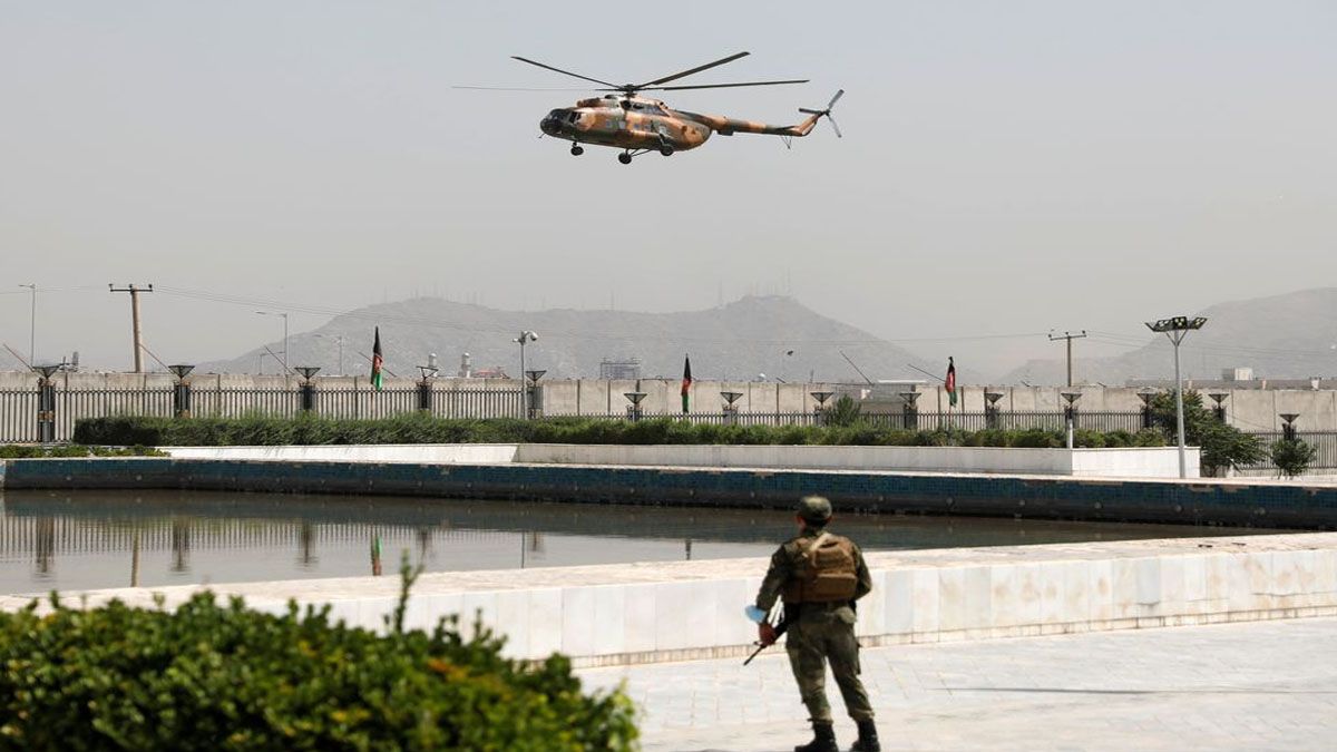 El expresidente Ashraf Ghani deja Kabul en helicóptero (Foto: AsumeTech).