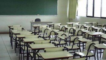 El Gobierno daría un aumento por decreto a docentes a cuenta de paritarias