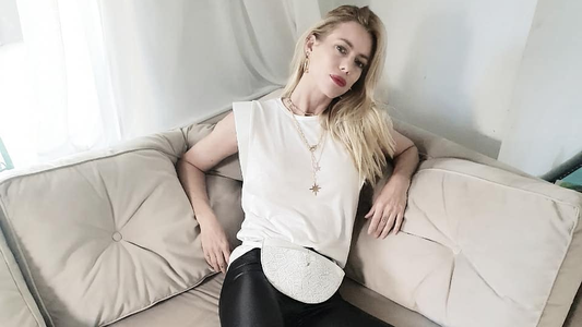 La empleada cama adentro de Nicole Neumann tiene coronavirus y la modelo fue hisopada