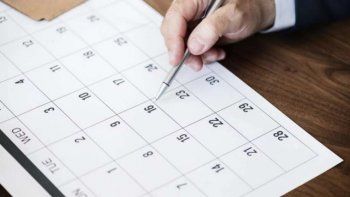 ¿Son feriados el sábado 12 de octubre y el lunes 14?