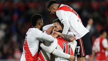 En un partido parejo, River le ganó el clásico a Independiente sobre la hora con gol de Matías Suárez