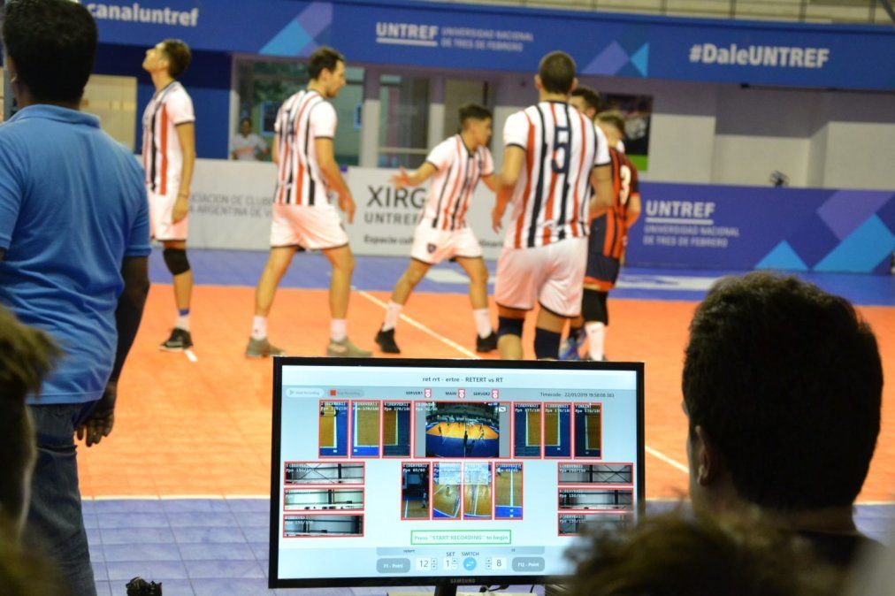 El voleibol argentino ya realizó las pruebas y está cerca de estrenar el VAR en torneos oficiales