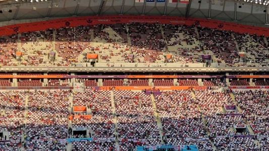 Mundial Qatar 2022: un periodista reveló el truco de los organizadores para tapar los huecos de las tribunas