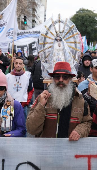 Marcha de San Cayetano: organizaciones sociales y sindicales marcharon a Plaza de Mayo