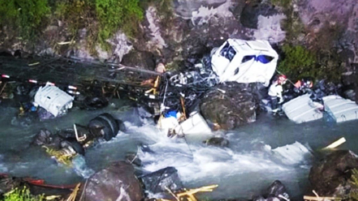 Terrible accidente en zona de los Caracoles de Chile.&nbsp;