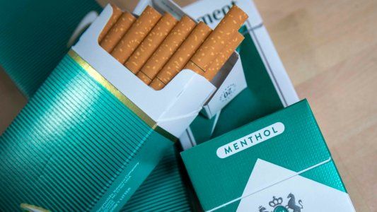 ¿Por qué Estados Unidos prohibirá los cigarrillos mentolados?