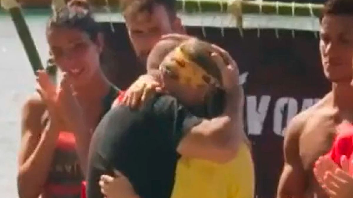 Survivor: el momento que dejó a todos helados cuando abrazo participante abrazo a su posible rescatista de la muerte