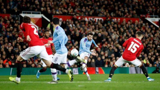 El City de Guardiola bailó al Manchester United en Old Trafford, le ganó 3-1 y puso un pie en la final de la Copa de la Liga