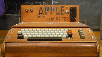 Misterio resuelto: un peritaje grafológico descifró un enigma de hace 50 años sobre la primera computadora de Apple