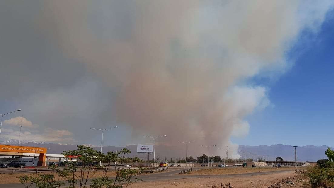 En Mendoza ya evacúan los barrios San Expedito y Villa Marista