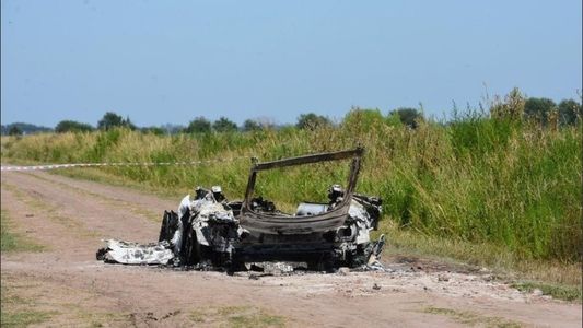 Horror en Rosario: los impactantes detalles del incendio intencional del auto con una mujer muerta adentro