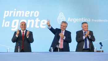 El presidente Alberto Fernández estuvo en Tucumán junto a los locales Juan Manzur y Osvaldo Jaldo (Foto: Télam). El presidente Alberto Fernández estuvo en Tucumán junto a los locales Juan Manzur y Osvaldo Jaldo (Foto: Télam).