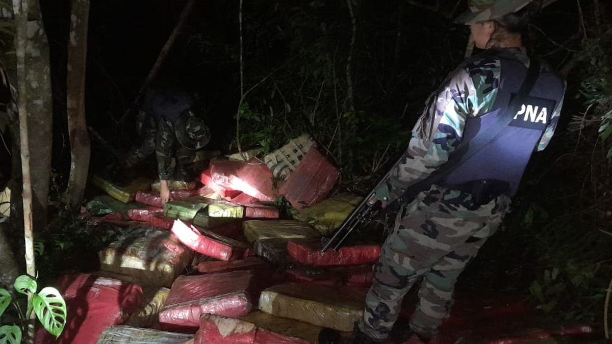 Secuestraron 1.400 kilos de marihuana a metros de la frontera con Paraguay.