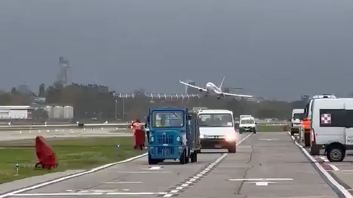 Un piloto de Flybondi debió hacer una arriesgada maniobra en Aeroparque. (Foto: Captura video)&nbsp;