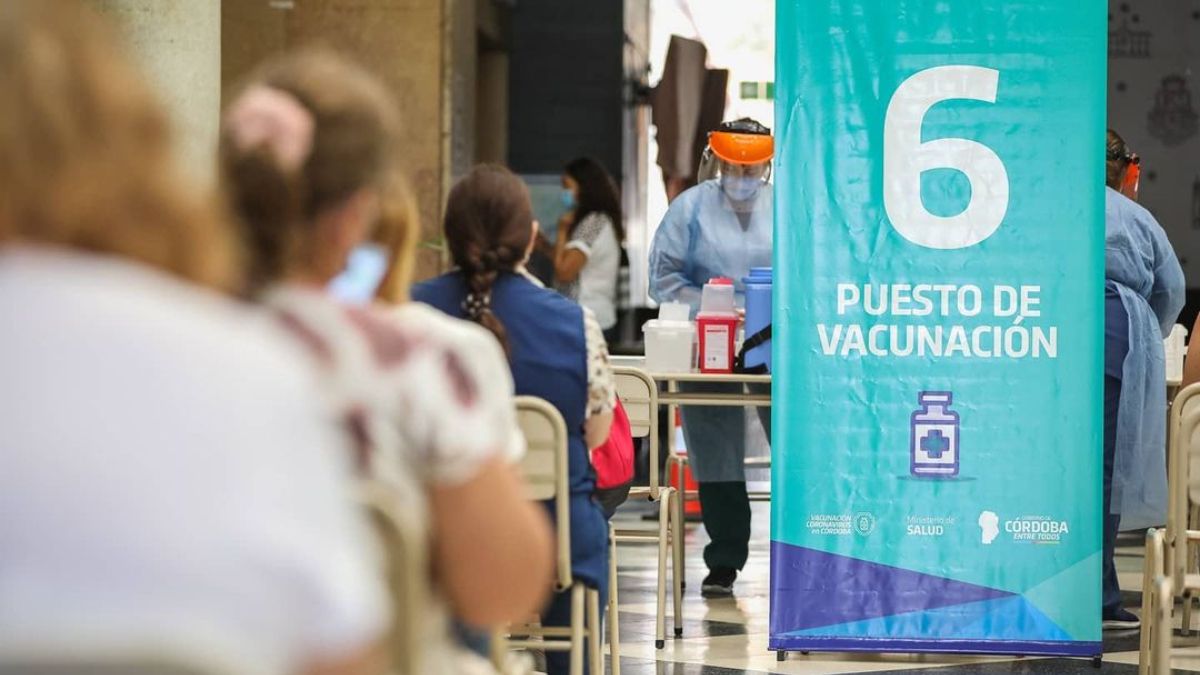 La OMS se opone a que la vacunación contra el coronavirus sea obligatoria (Foto: Telam).