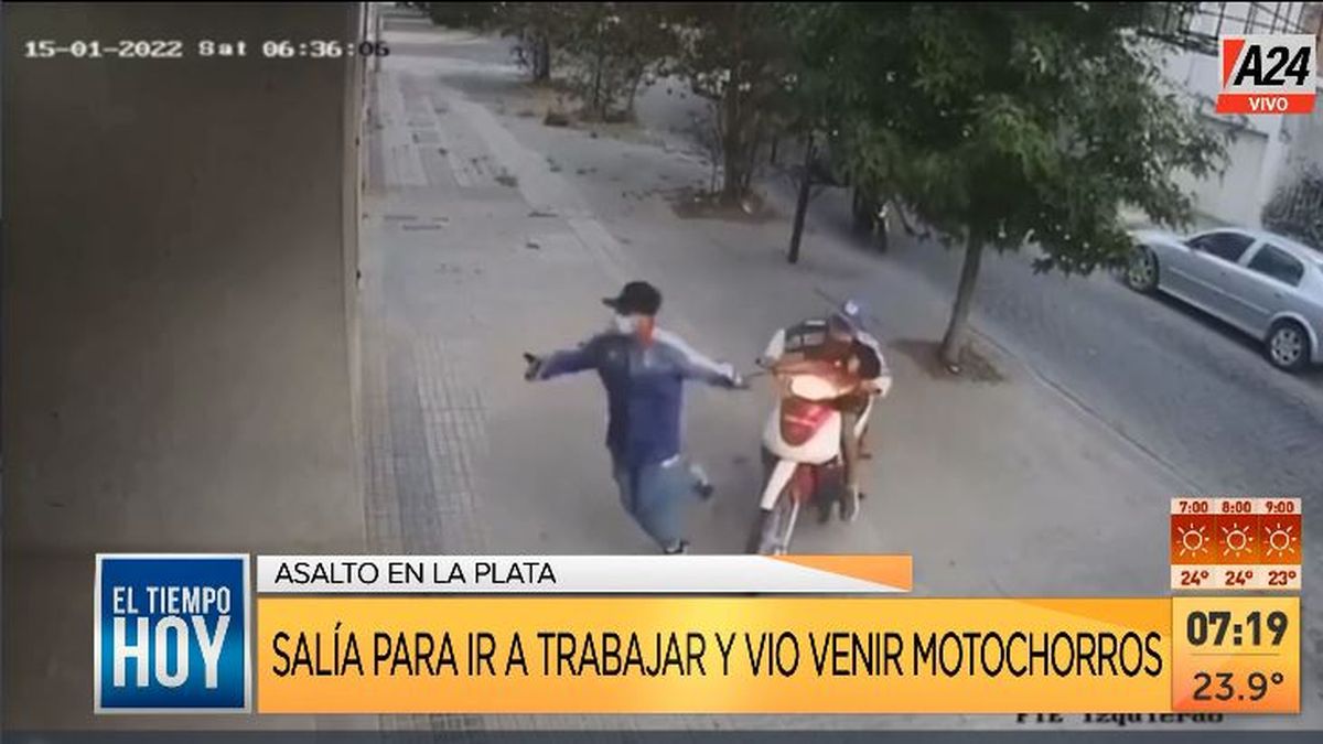 La Plata: así le hacen un feroz ataque motochorro a un joven