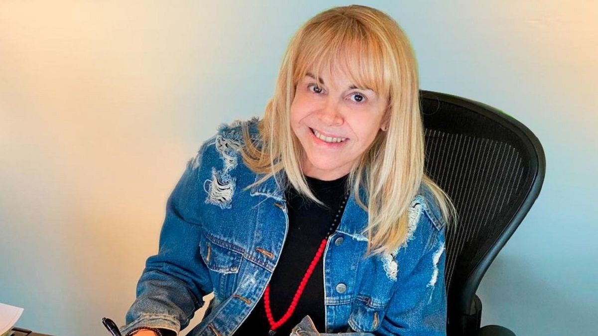 -Claudia Villafañe-