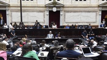 Diputados celebra su primera sesión del año: temario acordado, homenajes y picantes cruces