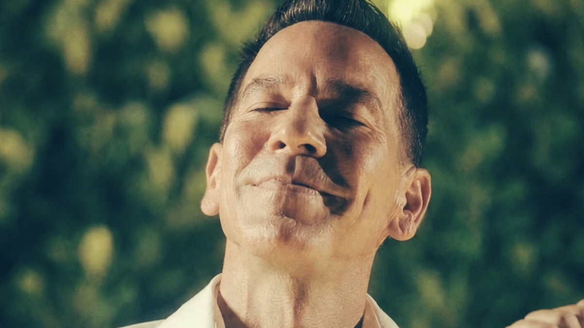 Héctor Montaner deja que el amor hable más fuerte con Este Amor No Se Me Quita, su nuevo single