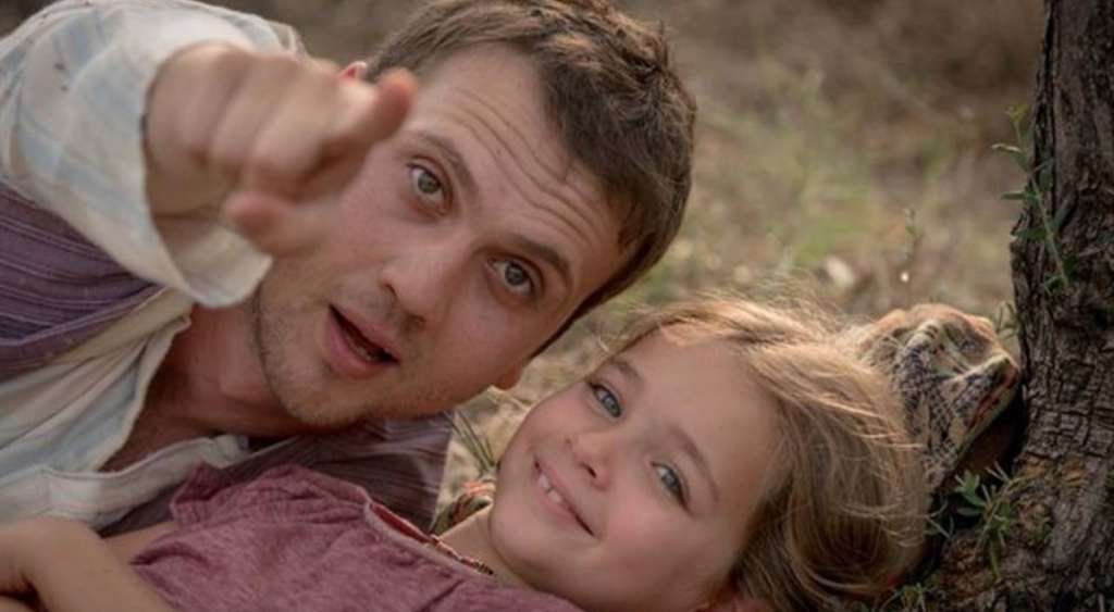Milagro en la celda 7: de qué trata la película turca de Netflix que está haciendo llorar hasta a los más duros