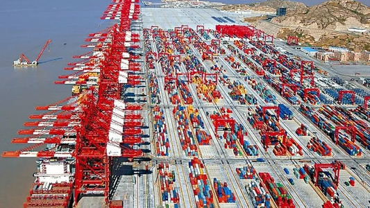 Las exportaciones de China crecieron luego de siete meses en negativo