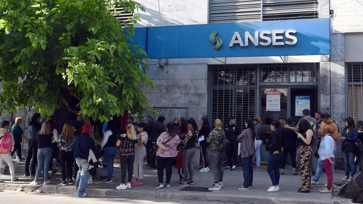 Banco Provincia ofrece líneas de crédito con tasas fijas y plazos flexibles para jubilados ANSES. Foto: Anses.